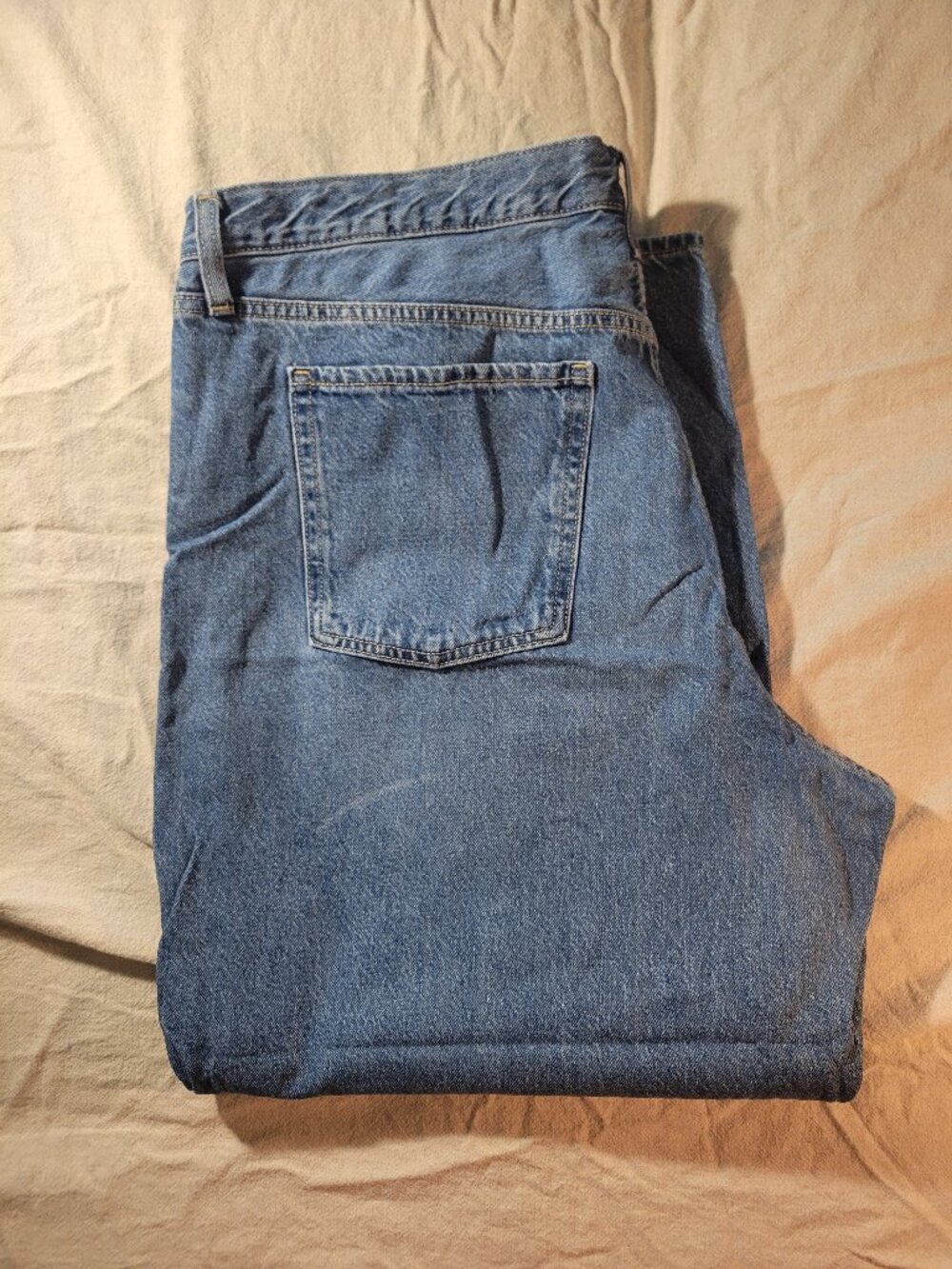 Mid-Rise Wow Wide-Leg Denim . SIZE 18 SHORT . Medium Wash